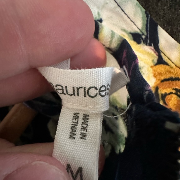 Maurice Floral Blouse- women’s medium - Picture 5 of 5